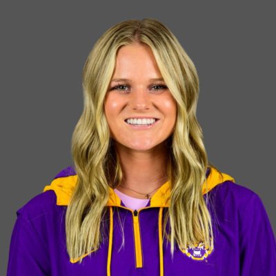 Headshot of Elli Shank